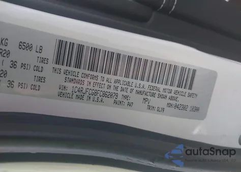 2015 Jeep Grand Cherokee Overland z USA, uszkodzony, nr VIN 1C4RJFCG8FC862079